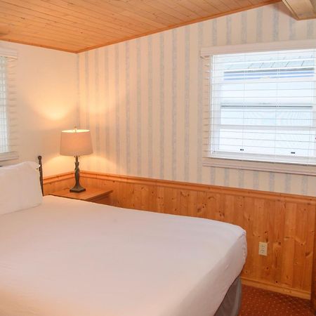 Carmel Fireplace Inn Luaran gambar