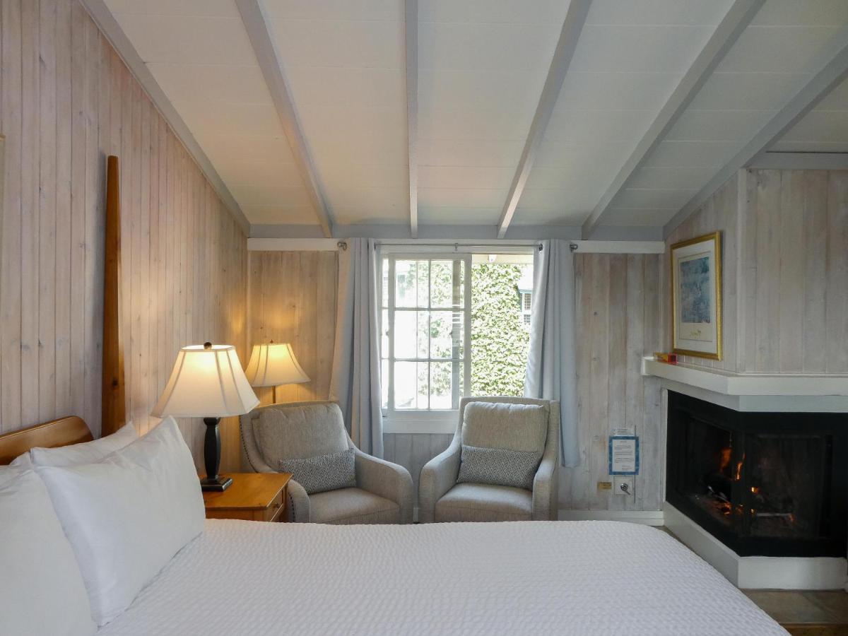Carmel Fireplace Inn Bilik gambar